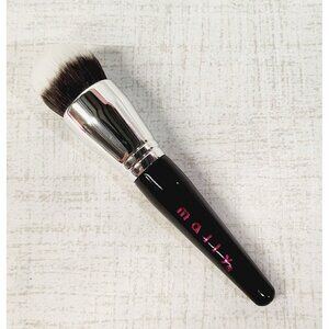 Mally Beauty ROUNDED KABUKI FOUNDATION BRUSH Synthetic Fibers Makeup Brush NEW!!